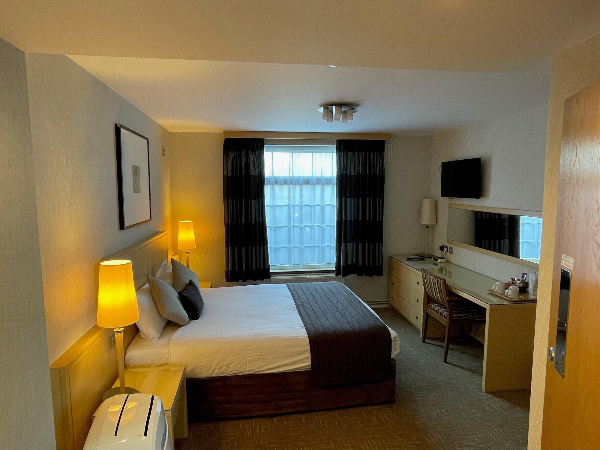 Best Western Homestead Court Hotel Welwyn Garden City Extérieur photo